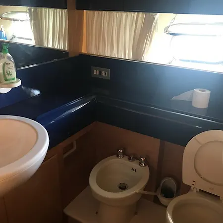 Πλωτό κατάλυμα Raxul Boat *